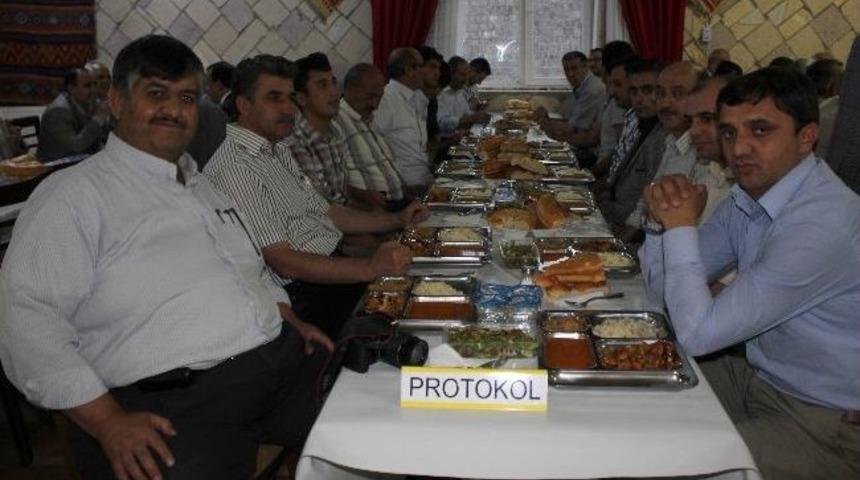 Nevşehir Ak Parti Teşkilatından İftar Yemeği