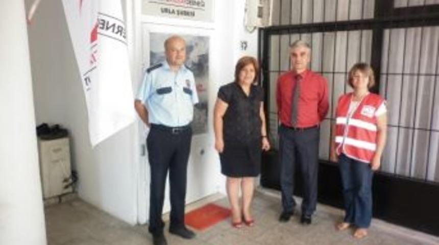 Cezaevi M&uuml;d&uuml;r&uuml; Kızılay Şubesini Ziyaret Etti