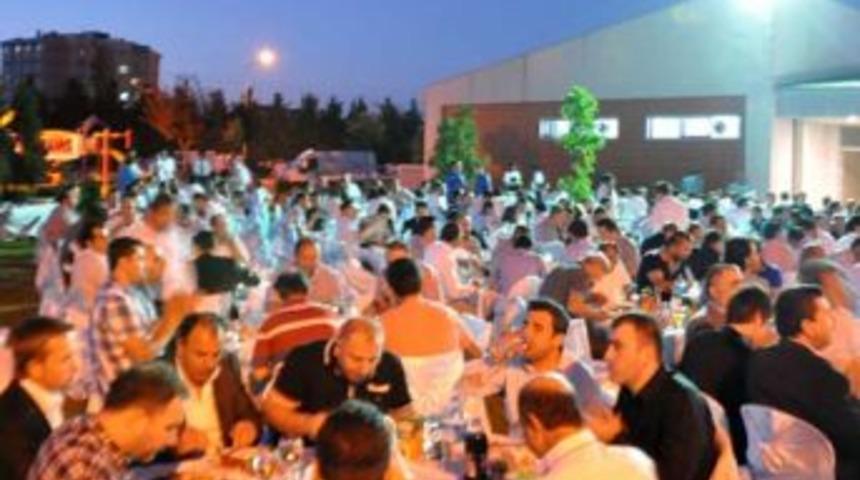 &Ccedil;ESİAD, Iş D&uuml;nyasını Iftarda Buluşturdu