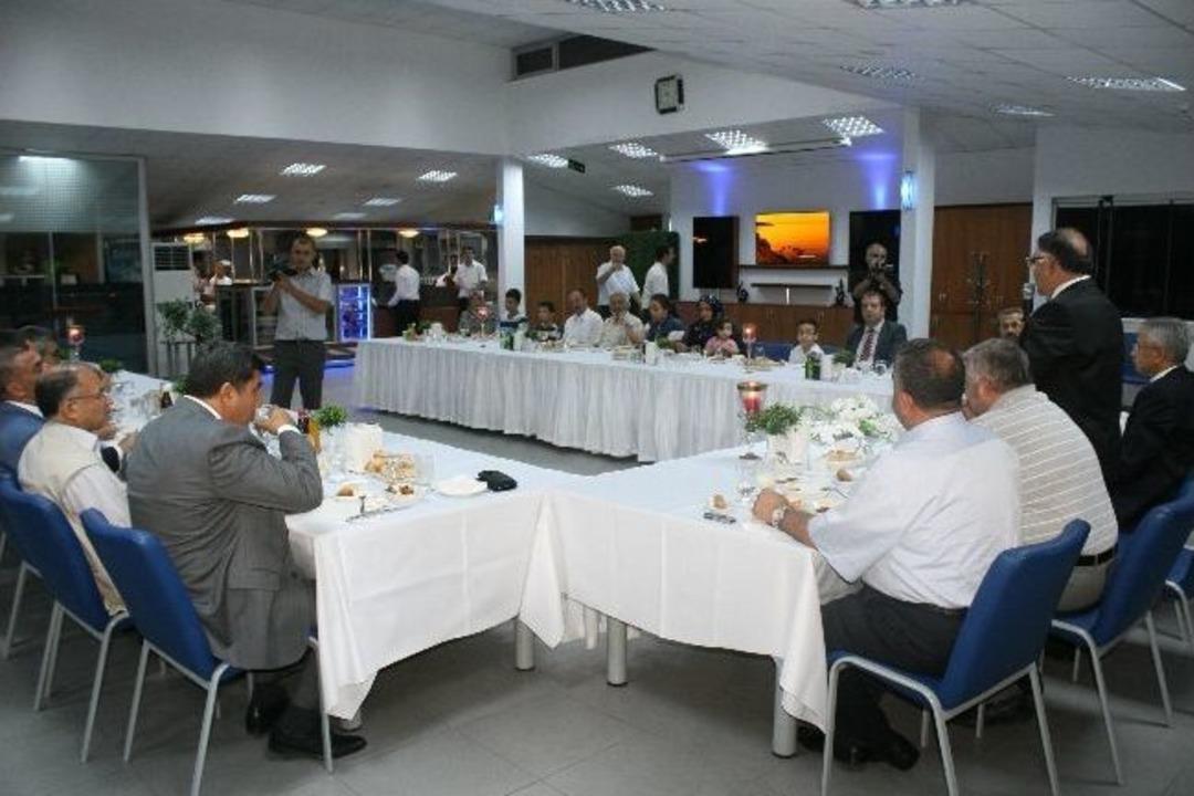 Dereceye Giren &Ouml;ğrencilere Validen İftar