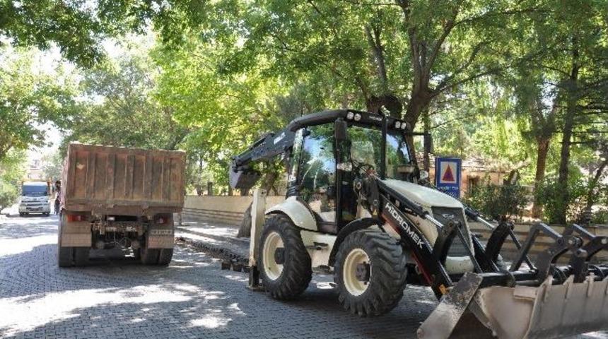 &Uuml;rg&uuml;p&rsquo;te İ&ccedil;me Suyu Şebeke Yenileme &Ccedil;alışmaları S&uuml;r&uuml;yor