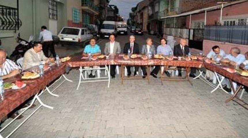 Vali Erden, T&uuml;msad&rsquo;ın İftarına Katıldı