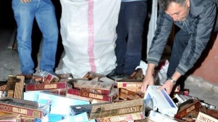 Ka&ccedil;an Otomobilden Ka&ccedil;ak Sigara &Ccedil;ıktı