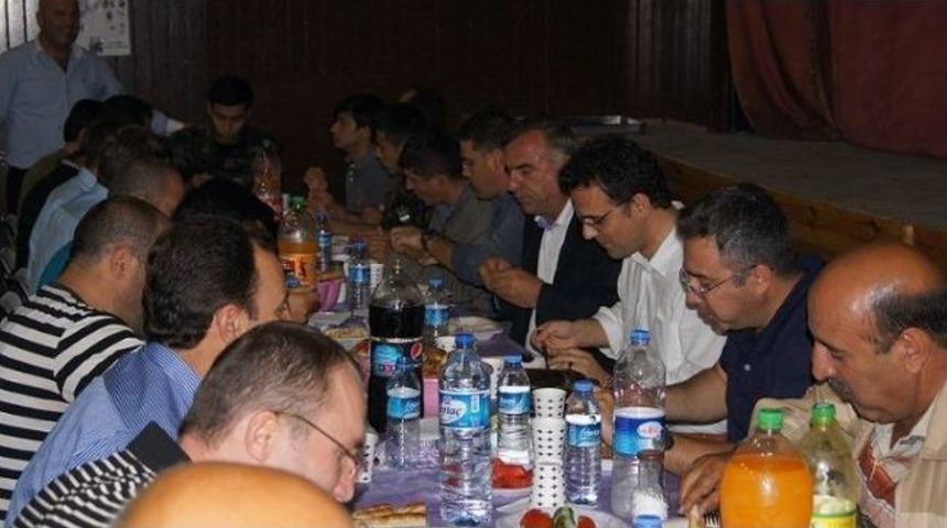 Kağızman&rsquo;da İftar Yemeği