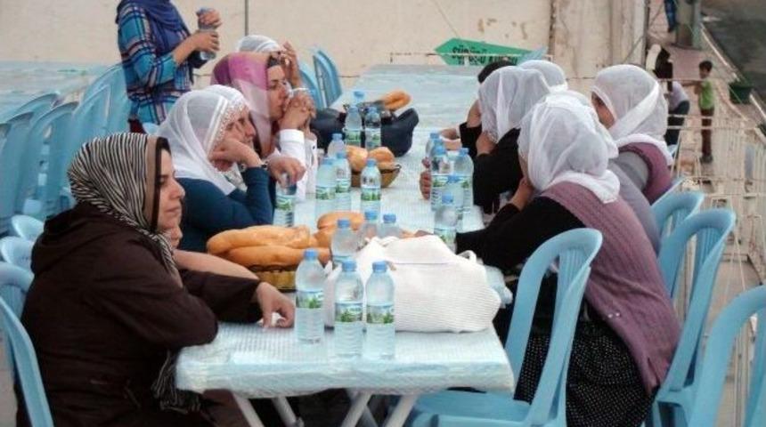Silvanlı Kadınlar İftar &Ccedil;adırında