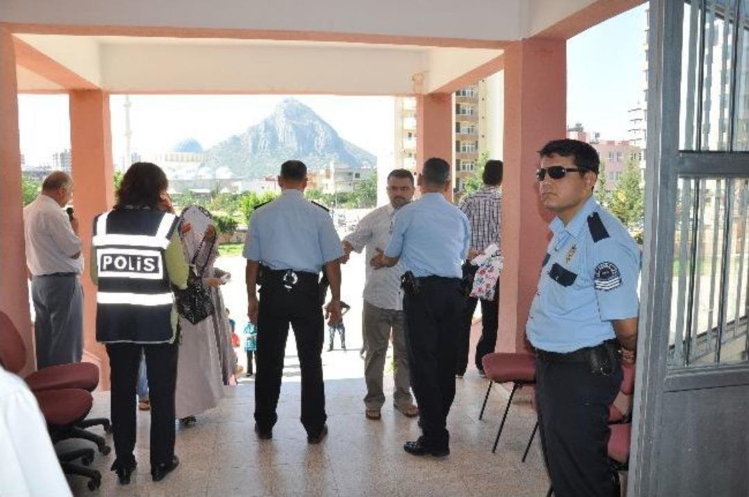 7 Ayrı Sınıfta 7 Ayrı &Ouml;ğrenci Tek Başına Sınava Girdi