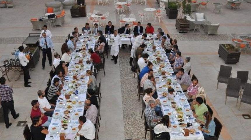 Turkcell &Ccedil;alışanları, Sahan Şirehan&rsquo;da Basın Mensuplarıyla İftar Yaptı