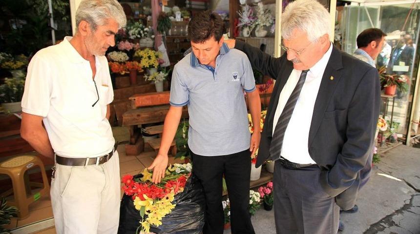 Belediye, Gezi Mağduru &Ccedil;i&ccedil;ek&ccedil;ilerin Kira Borcunu Sildi