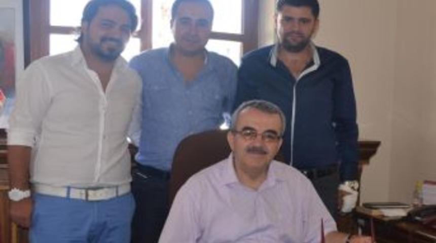 G&ouml;n&uuml;ll&uuml; Kalem Derneği &Ccedil;alışmalarını S&uuml;rd&uuml;r&uuml;yor