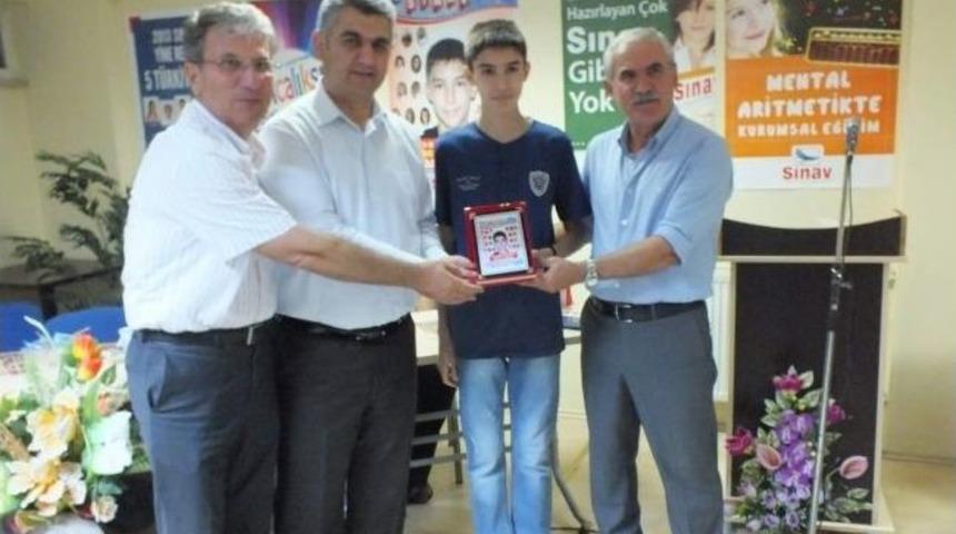 Boz&uuml;y&uuml;k Sınav Dershanesi'nde &Ouml;d&uuml;l T&ouml;reni