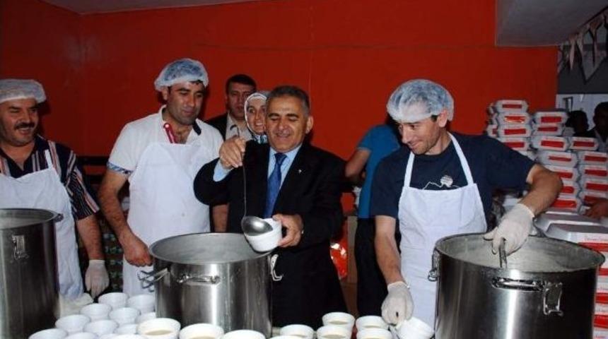 Büyükkılıç, Erciyes Feneri'nin İftar Sofrasına Misafir Oldu