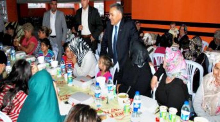 B&uuml;y&uuml;kkılı&ccedil;: Ramazan Ayının &Ouml;z&uuml; Yardımlaşmak Ve Paylaşmak