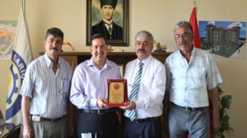 Emeklilerden Başkan Zenbilci&rsquo;ye Teşekk&uuml;r Plaketi