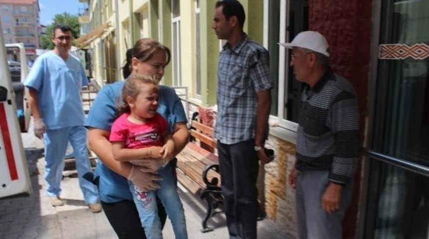 Otomobiller &Ccedil;arpıştı: 8 Yaralı