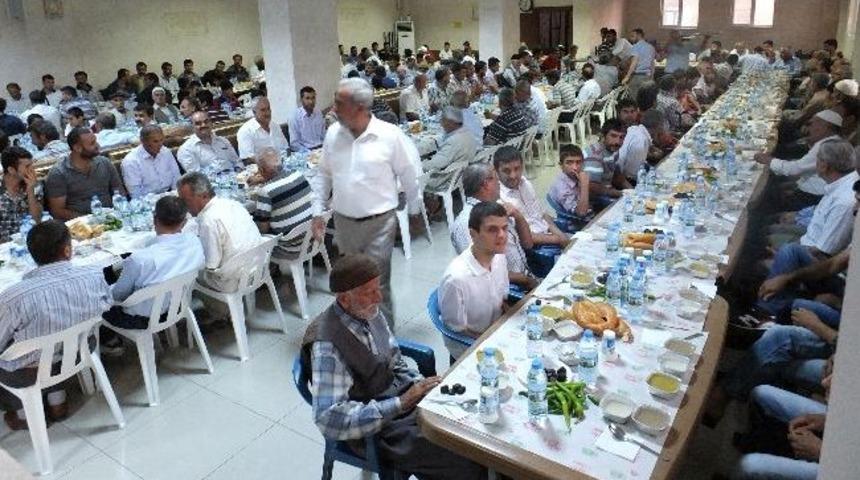 Yalım Belediyesi&rsquo;nden Bin Kişi İftar Yemeği Verildi
