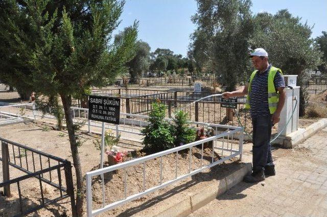 Nazilli’de Mezarlıklara Bayram Bakımı