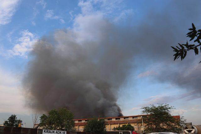 (Geniş haber) Zeytinburnu'nda fabrika yangını