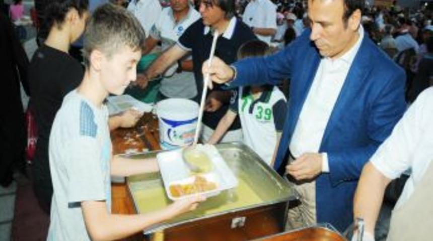 AK Parti MKYK &Uuml;yesi Bağlı'dan Başkan Gen&ccedil;'e Tebrik