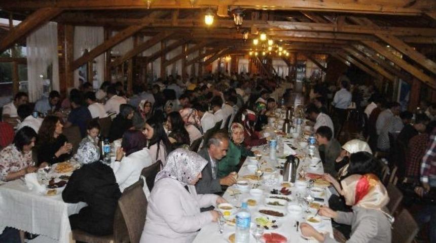 Belediye Başkanı Faruk Akdoğan&rsquo;dan Geleneksel İftar Yemeği