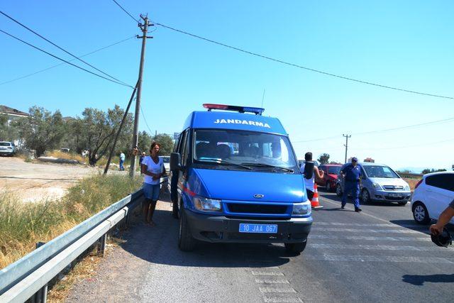 Motosiklet, otomobile arkadan çarptı: 1 ölü, 1 yaralı