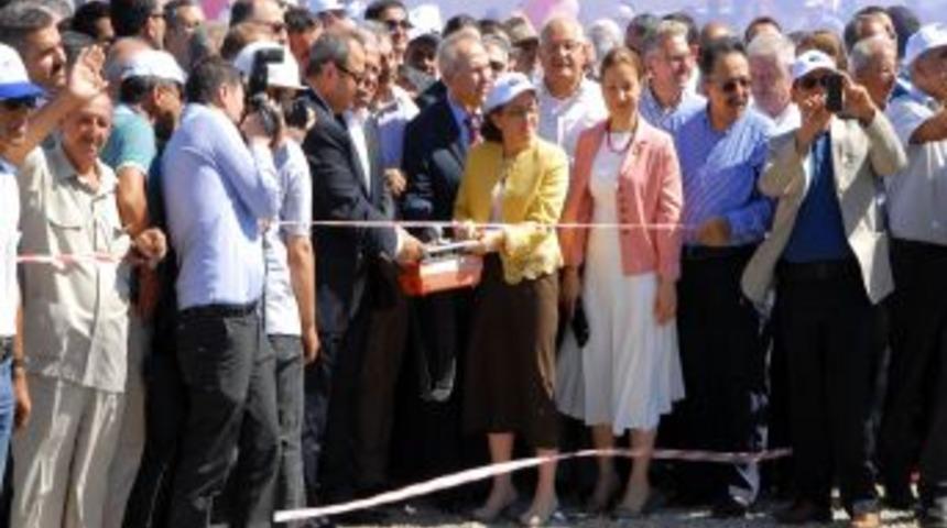 Bakan Şahin: En B&uuml;y&uuml;k Savaşımız Cehaletle