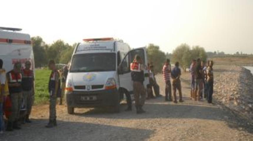 Serinlemek I&ccedil;in Suya Giren 3 Arkadaştan Biri Boğuldu