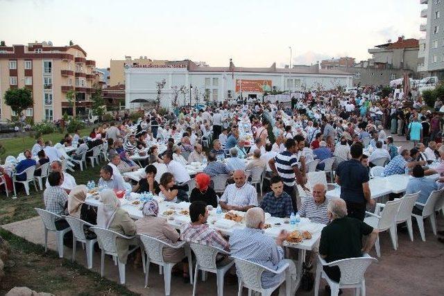 Mhp'liler İftar Yemeğinde Buluştu