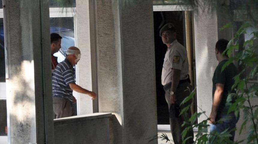 Ayırmak istediği kavgada silahla vurularak hayatını kaybetti