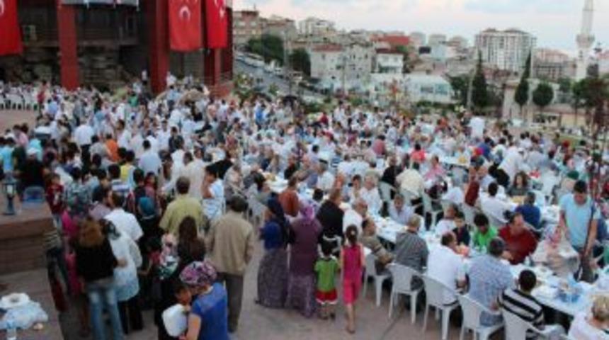 MHP Samsun Il Teşkilatının Iftarına Yoğun Ilgi