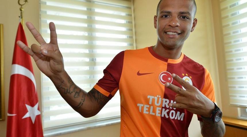 Felipe Melo Resmi S&ouml;zleşmeye Imza Attı