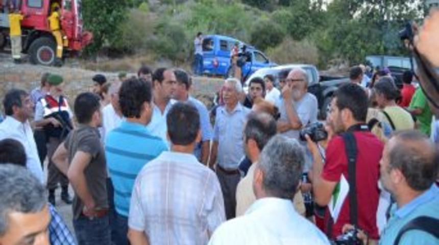 N&uuml;kleer Karşıtları Iftar Yemeğini Bastı