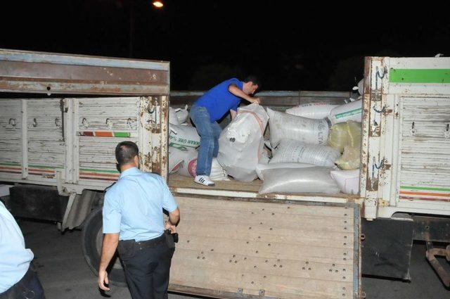 İzmir’de 11 Bin Paket Kaçak Sigara Ele Geçirildi; 5 Kişi Gözaltında