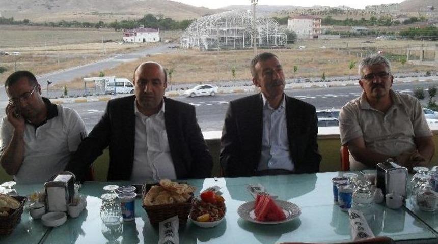 Belediye Meclis &Uuml;yesinden İftar Yemeği