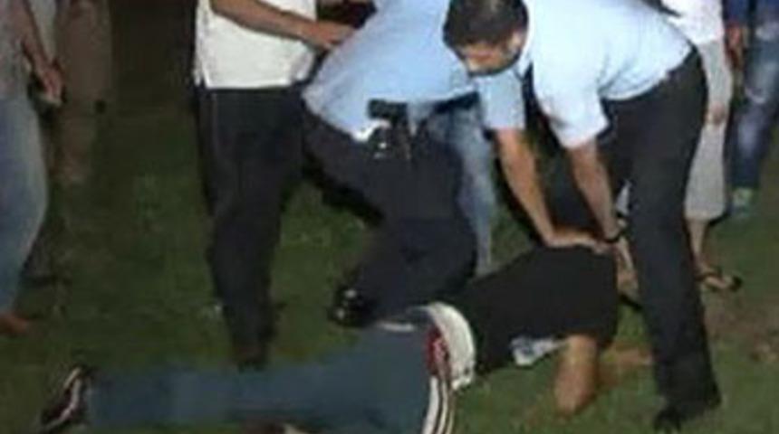 Alkoll&uuml; gence taciz dayağı..