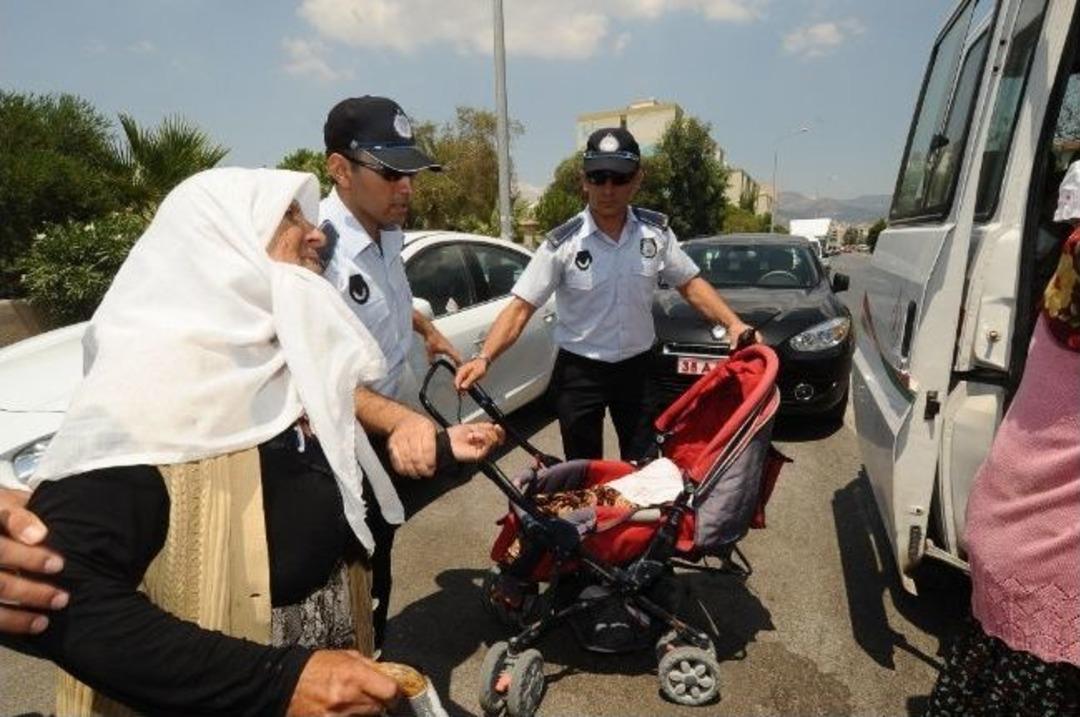 Dilenciler Cami &Ouml;nlerinden Toplandı