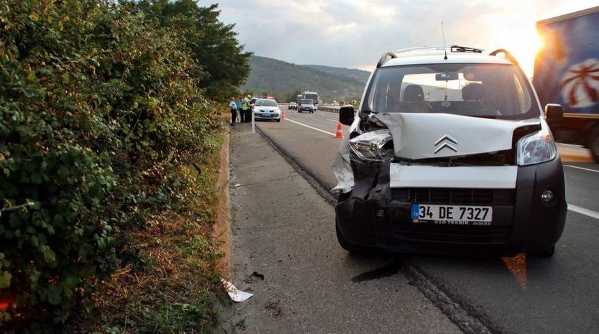 Sapanca'da Trafik Kazası: 4 Yaralı