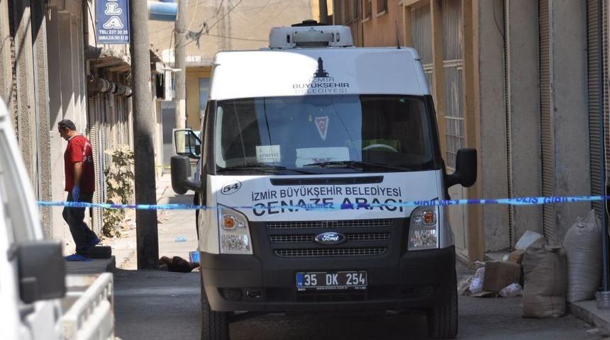 İzmir&rsquo;de vahşi cinayet