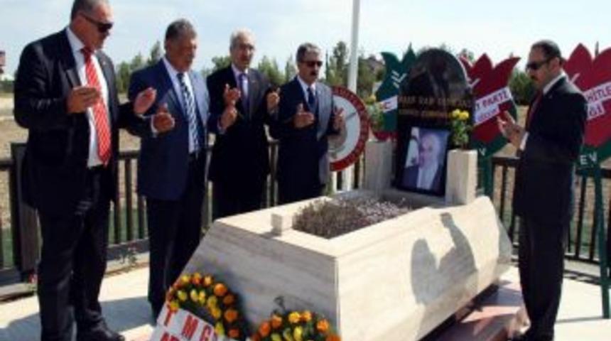 Destici, Merhum Denktaş&rsquo;ın Mezarını Ziyaret Etti