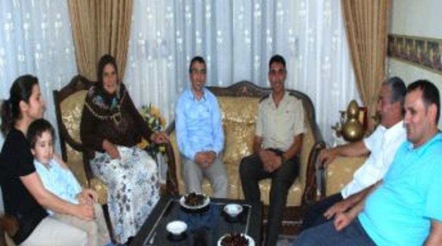 Of Kaymakamı Arslan, Şehit Annesi Karaca&rsquo;nın Evine Konuk Oldu