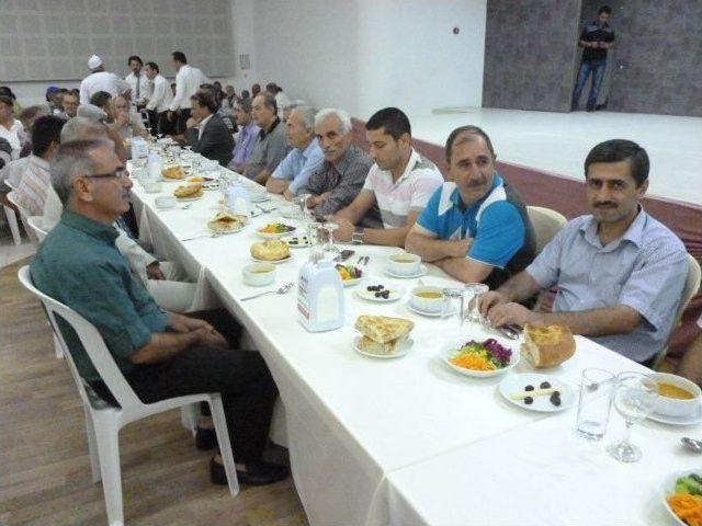 Burhaniye’de Ak Parti İftarı İlgi Gördü