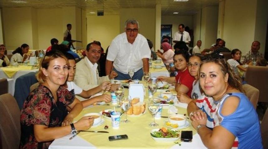 Ayvalıklı Ak Kadınlardan Engellilere Ak İftar