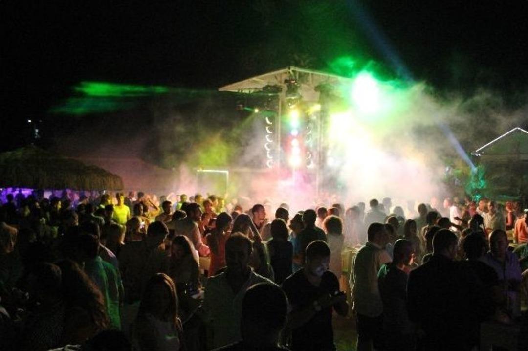 Mambo'da Suat Ateşdağlı İle Eğlence Doruğa &Ccedil;ıktı