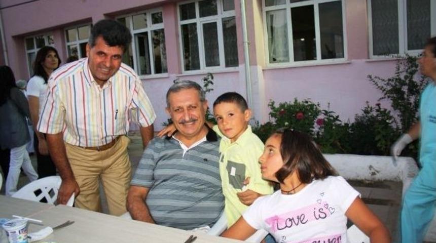 Ayvalık&rsquo;ta &Ccedil;ocuk Yuvasının Geleneksel İftar Yemeği