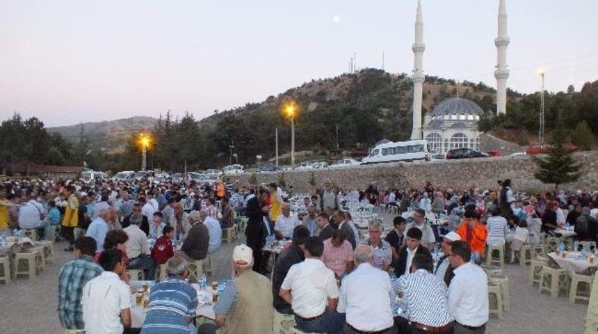 Ak Parti Konya İl Teşkilatından 28 İl&ccedil;ede İftar