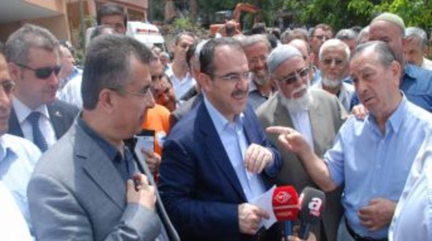 Adalet Bakanı Ergin, Heyelan B&ouml;lgesini Gezdi