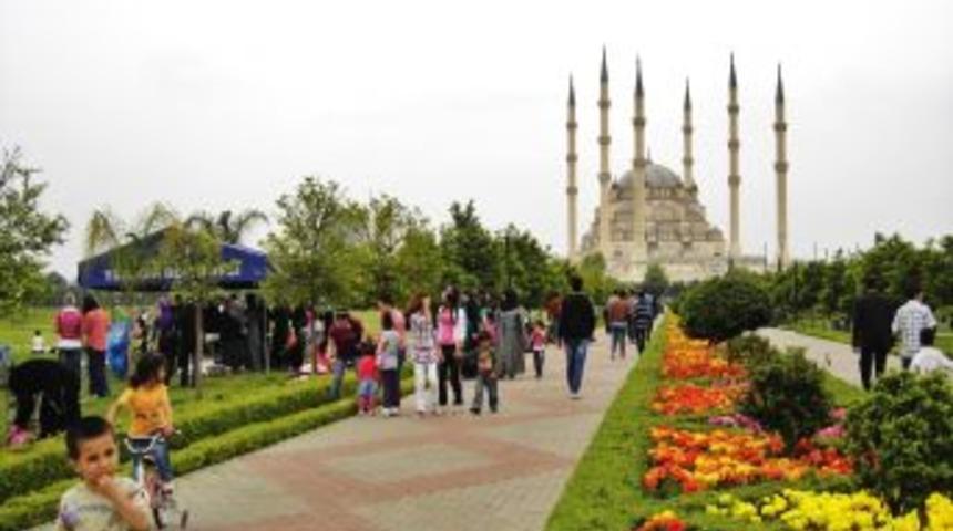 Sıcak Bunalttı, Adanalı Serinlemenin Yollarını Aradı