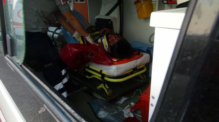 K&uuml;tahya'da Motosiklet Trakt&ouml;rle &Ccedil;arpıştı: 3 Ağır Yaralı