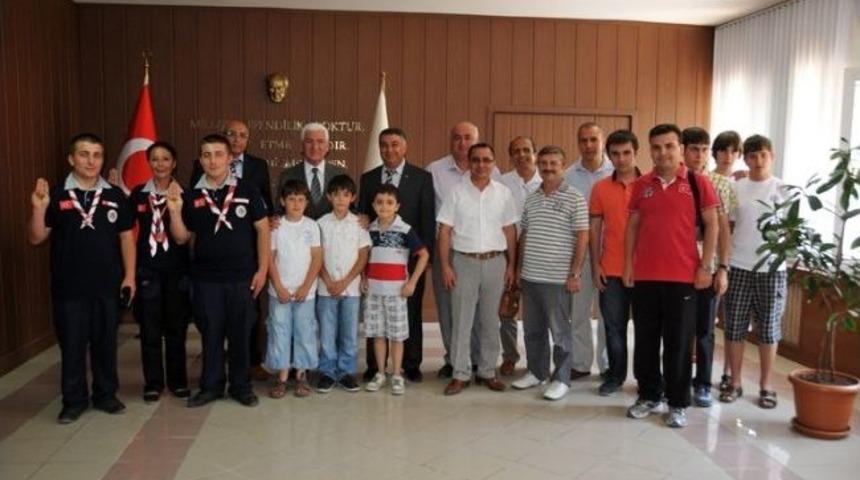 Satranç Sporcuları İle İzcilerden Vali Koca’ya Ziyaret