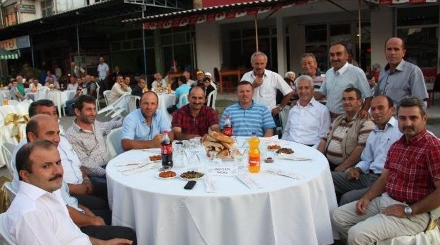 Limandereliler Belediyenin İftarında Buluştu