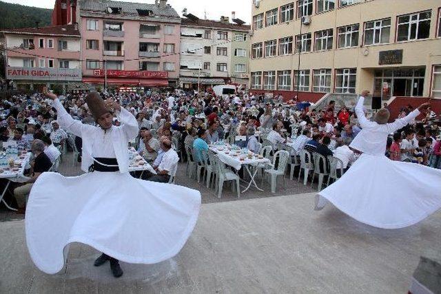 Bozkurtlular Derneği Bozkurt’ta Görkemli Bir İftar Verdi